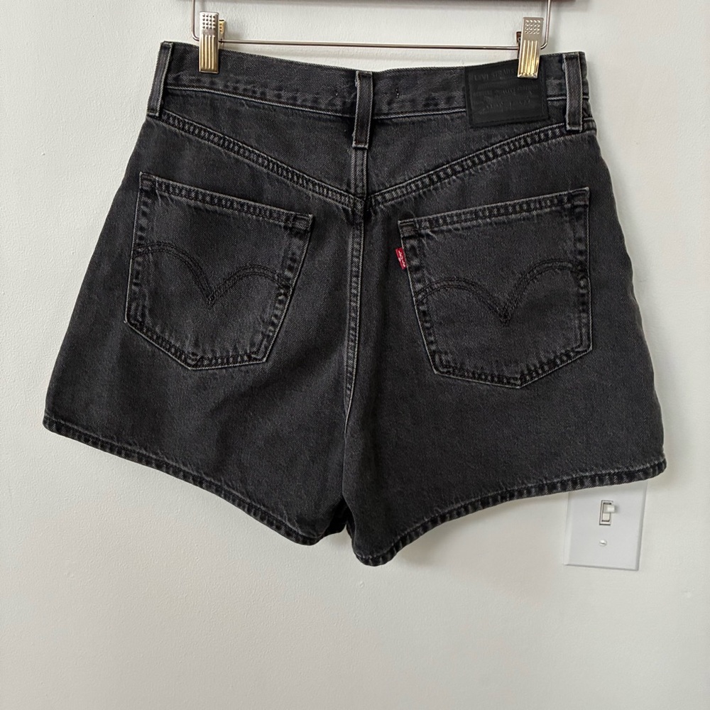 Levi’s High Loose Denim Shorts in Legit - Picture 10 of 14